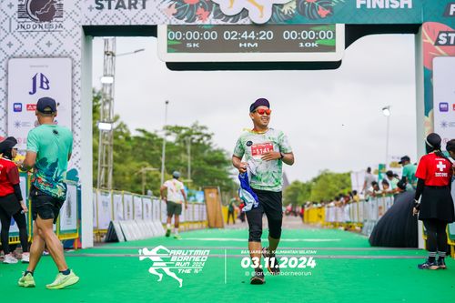 Race photo from Arutmin Borneo Run 2024