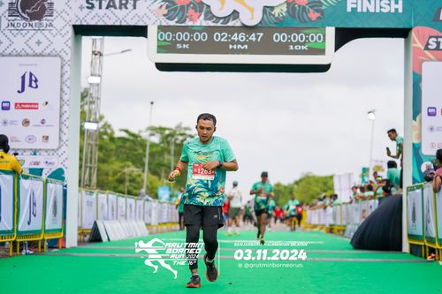 Race photo from Arutmin Borneo Run 2024