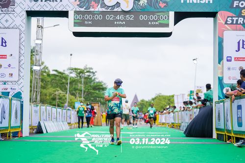 Race photo from Arutmin Borneo Run 2024