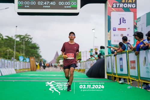 Race photo from Arutmin Borneo Run 2024