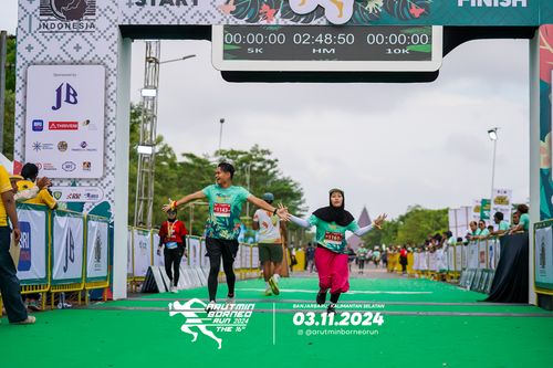 Race photo from Arutmin Borneo Run 2024