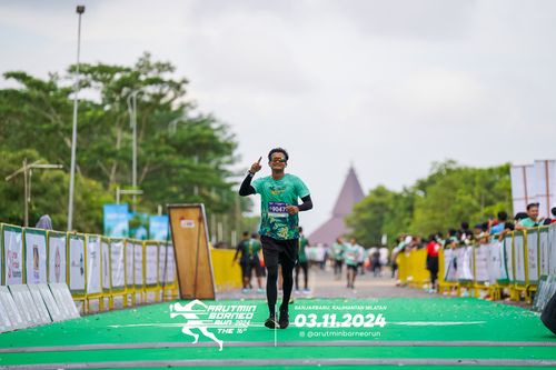 Race photo from Arutmin Borneo Run 2024