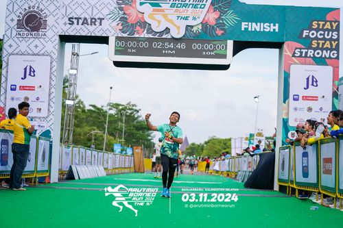Race photo from Arutmin Borneo Run 2024
