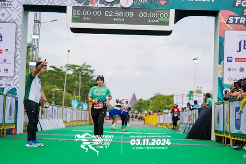 Race photo from Arutmin Borneo Run 2024