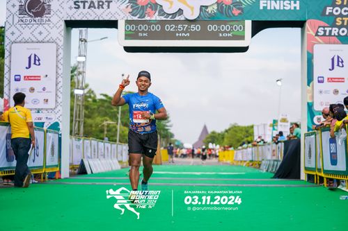 Race photo from Arutmin Borneo Run 2024