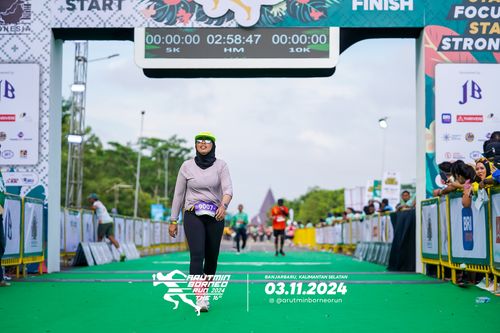 Race photo from Arutmin Borneo Run 2024