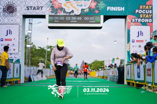 Race photo from Arutmin Borneo Run 2024