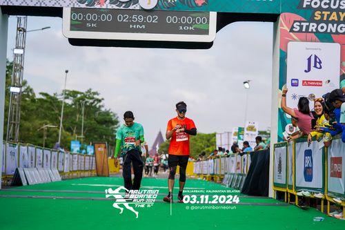 Race photo from Arutmin Borneo Run 2024