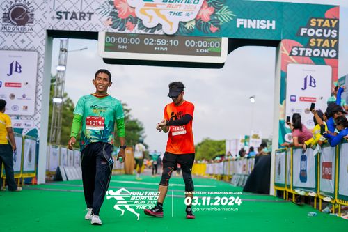 Race photo from Arutmin Borneo Run 2024