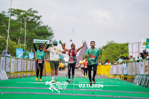 Race photo from Arutmin Borneo Run 2024