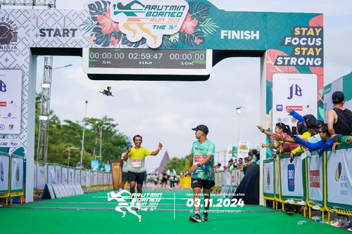 Race photo from Arutmin Borneo Run 2024
