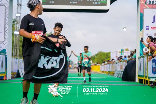 Race photo from Arutmin Borneo Run 2024