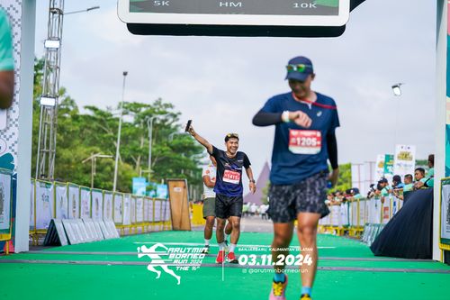 Race photo from Arutmin Borneo Run 2024