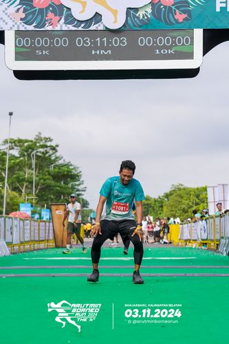 Race photo from Arutmin Borneo Run 2024