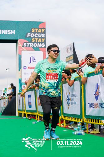Race photo from Arutmin Borneo Run 2024