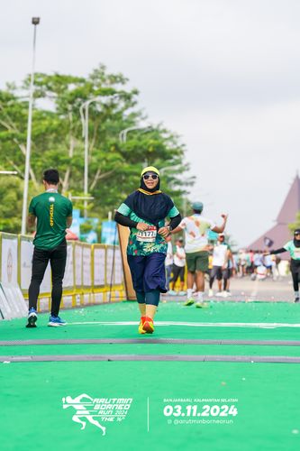 Race photo from Arutmin Borneo Run 2024