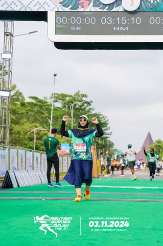 Race photo from Arutmin Borneo Run 2024