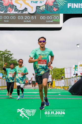Race photo from Arutmin Borneo Run 2024