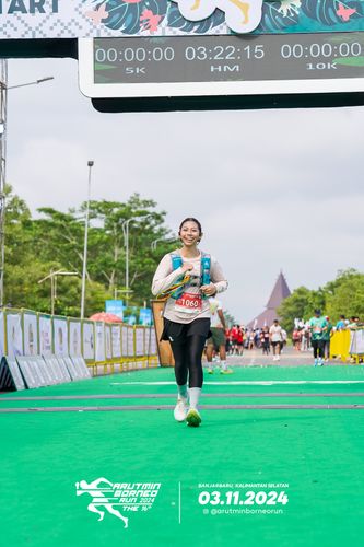 Race photo from Arutmin Borneo Run 2024