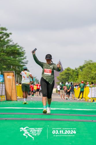 Race photo from Arutmin Borneo Run 2024