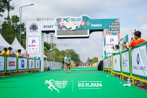 Race photo from Arutmin Borneo Run 2024