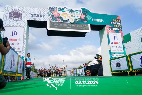 Race photo from Arutmin Borneo Run 2024