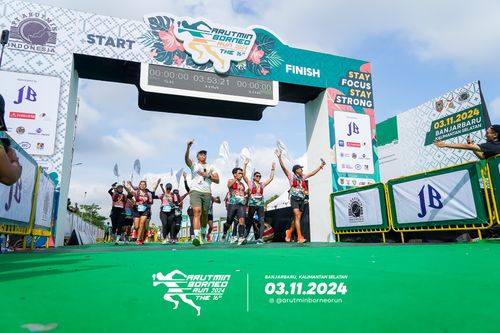 Race photo from Arutmin Borneo Run 2024