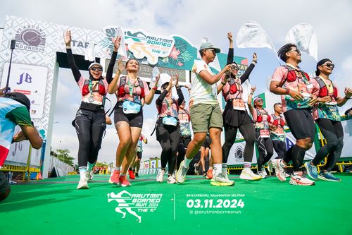 Race photo from Arutmin Borneo Run 2024