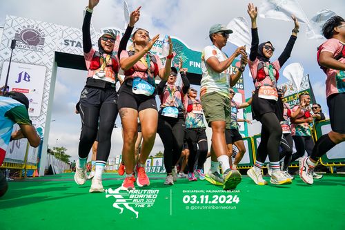 Race photo from Arutmin Borneo Run 2024
