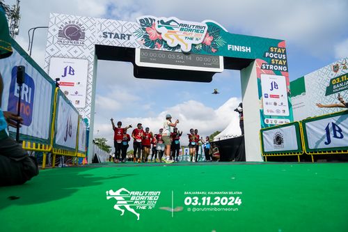 Race photo from Arutmin Borneo Run 2024
