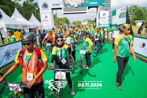 Race photo from Arutmin Borneo Run 2024