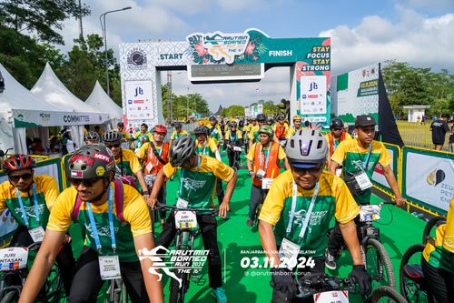 Race photo from Arutmin Borneo Run 2024