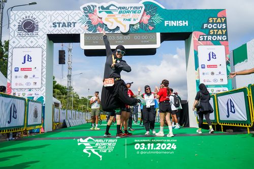 Race photo from Arutmin Borneo Run 2024