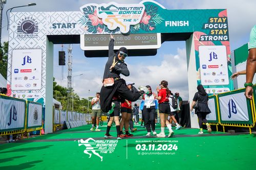 Race photo from Arutmin Borneo Run 2024