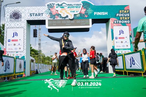 Race photo from Arutmin Borneo Run 2024