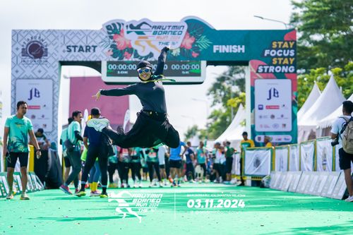 Race photo from Arutmin Borneo Run 2024