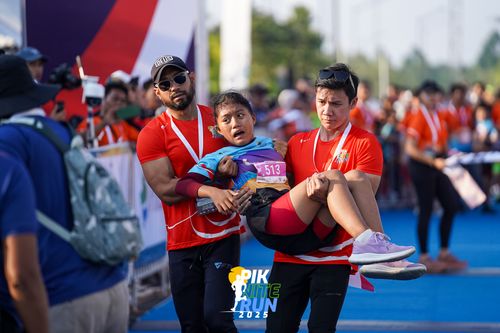 Race photo from PIK NITE RUN 2025