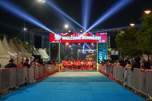 Race photo from PIK NITE RUN 2025