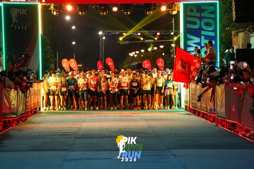 Race photo from PIK NITE RUN 2025