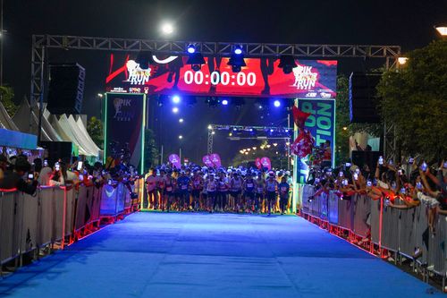 Race photo from PIK NITE RUN 2025