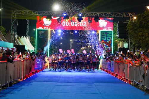 Race photo from PIK NITE RUN 2025