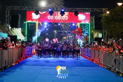 Race photo from PIK NITE RUN 2025