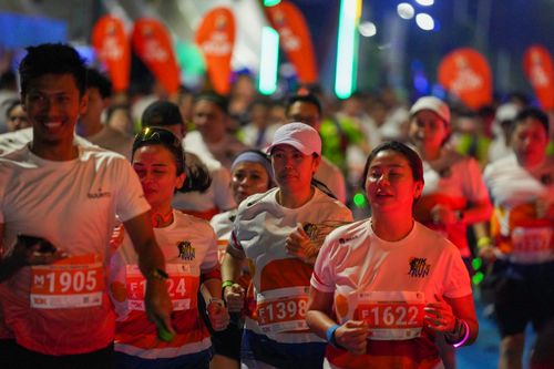 Race photo from PIK NITE RUN 2025