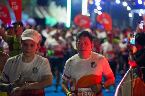 Race photo from PIK NITE RUN 2025