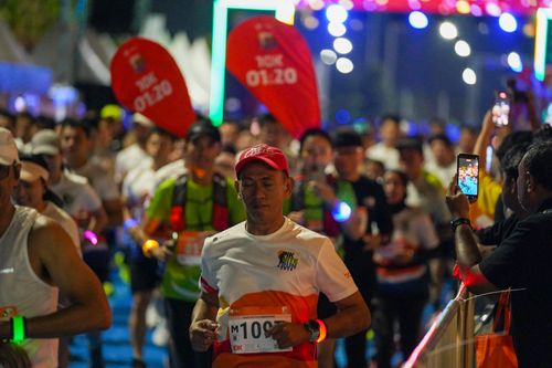 Race photo from PIK NITE RUN 2025