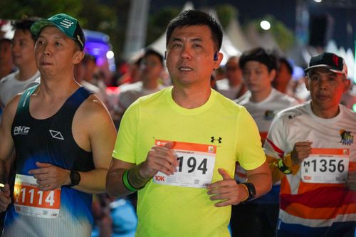 Race photo from PIK NITE RUN 2025