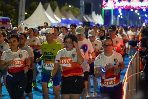 Race photo from PIK NITE RUN 2025