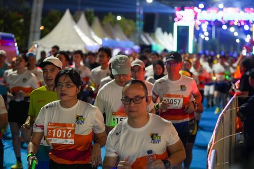 Race photo from PIK NITE RUN 2025