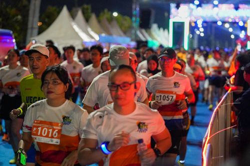 Race photo from PIK NITE RUN 2025