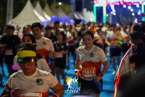 Race photo from PIK NITE RUN 2025